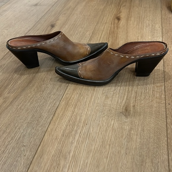 Donald Pliner Cowgirl Western Style Mules / Clogs with Rubber Soles - Picture 8 of 16